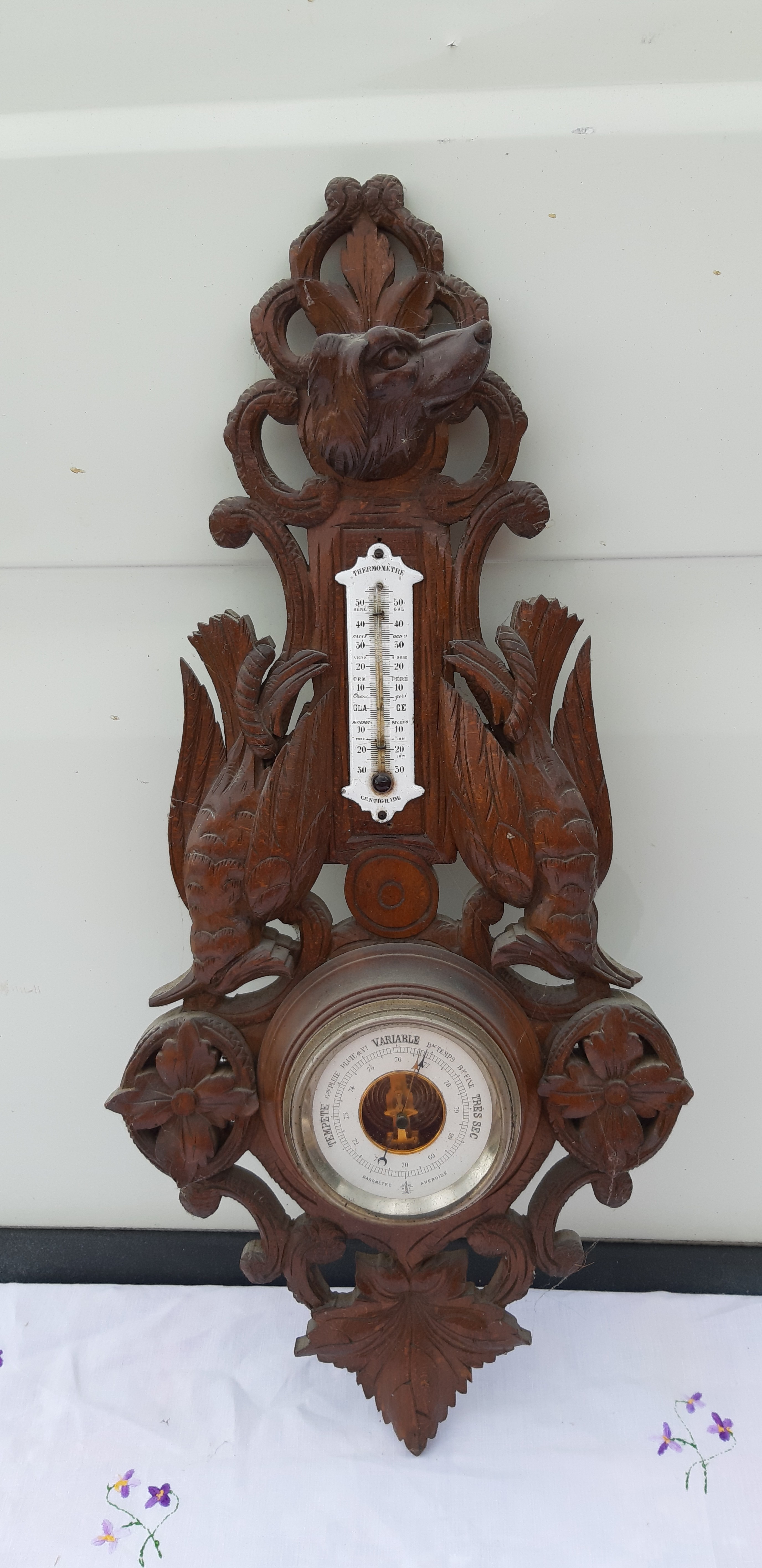 Baromètre et Thermomètre en bois sculpté Forêt Noire